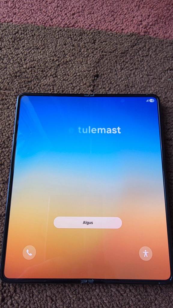 Samsung Galaxy Z Fold4 256GB Phantom Black (Unlocked)