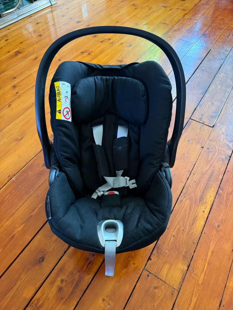 Cybex Cloud Q Plus with Isofix base