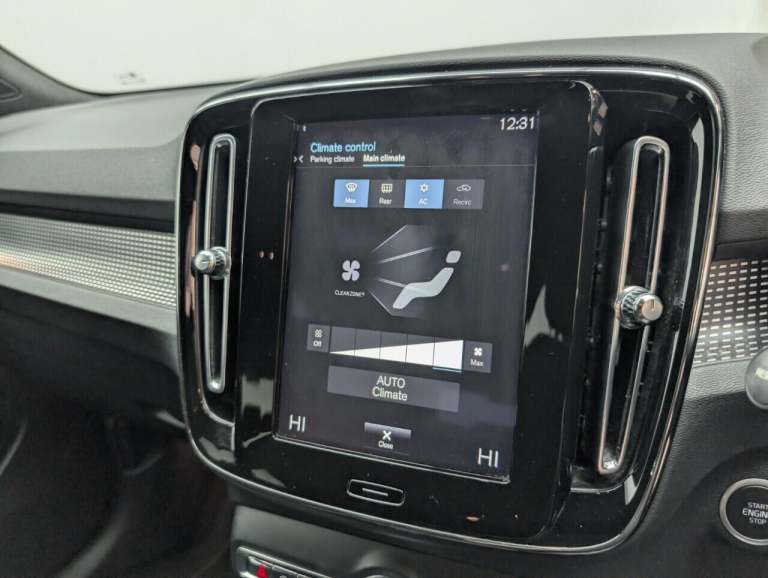 2021 Volvo XC40 1.5 T3 R-Design SUV 5dr Petrol Manual Euro 6 (s/s) (163 ps) BLUETOOTH+NAVIG ESTAT...