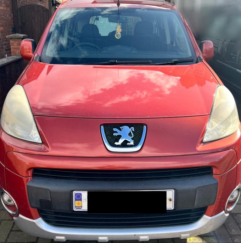 Spare and repairs only Peugeot Partner 2012