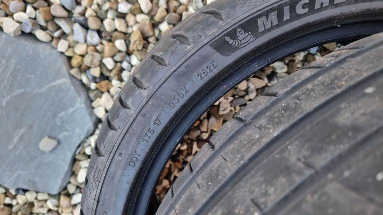 x2 Michelin Pilotsport 5 235-35-ZR19