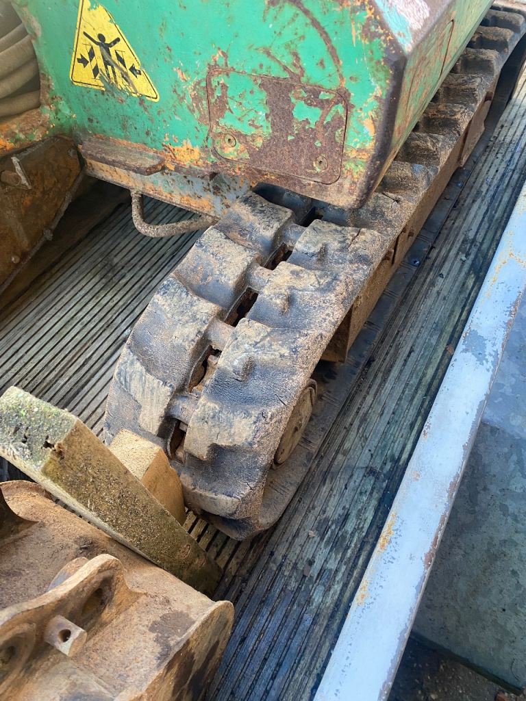 Case 1.8 ton mini excavator / digger