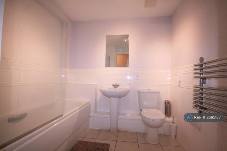 2 bedroom flat in Hoole Lane, Chester, CH2 (2 bed) (#2695187)