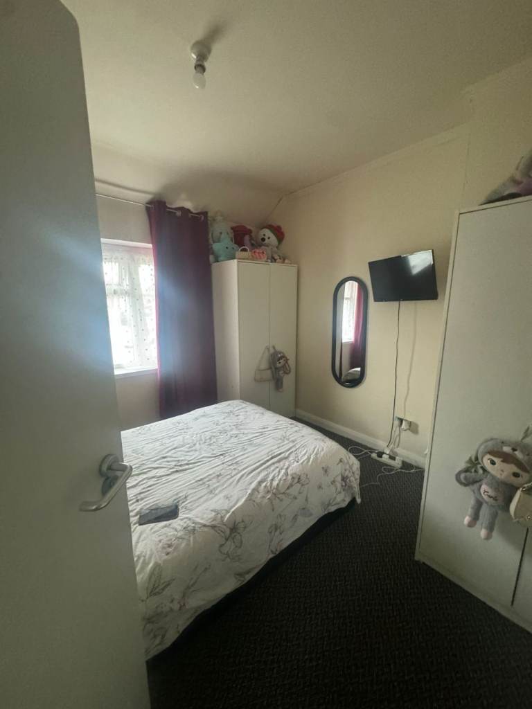 Double Rooms Available in B44 