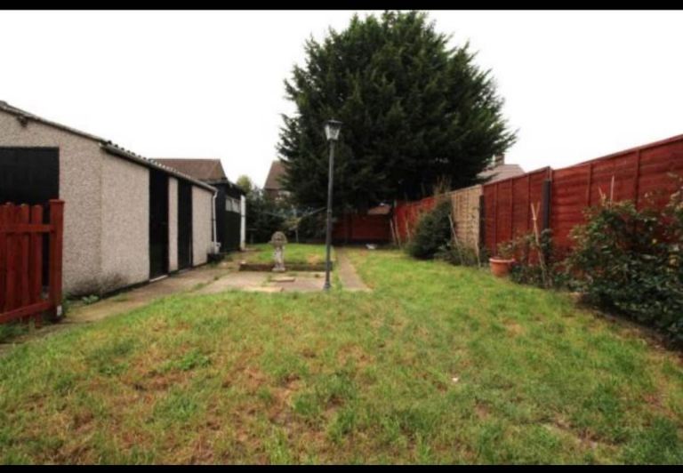 3 bedroom house near Dartford station 