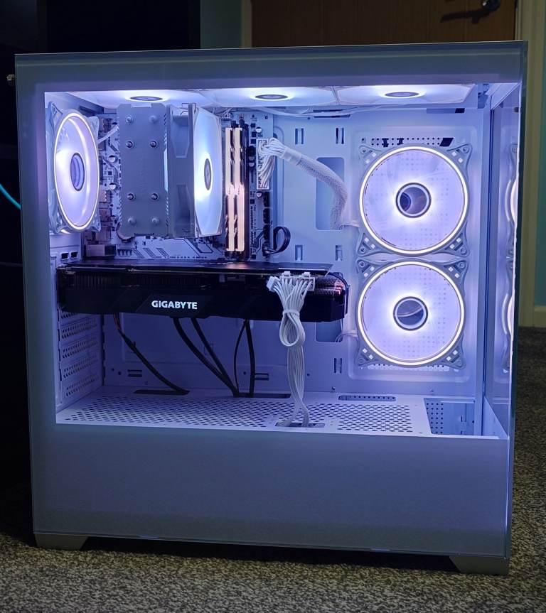 White Custom Gaming PC | RTX 2070 S 8GB | Ryzen 7 2700x | 16GB RAM | 512GB NVME SSD | Win 11 Pro