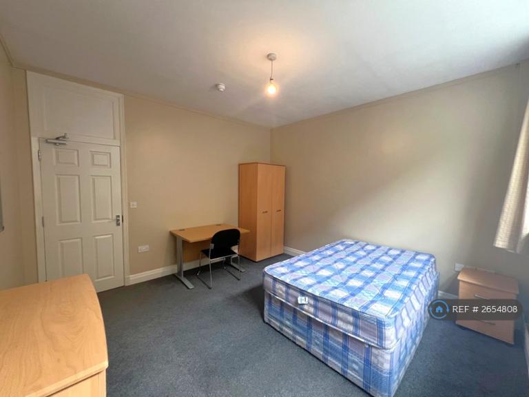5 bedroom flat in St Augustines Parade, Bristol, BS1 (5 bed) (#2654808)