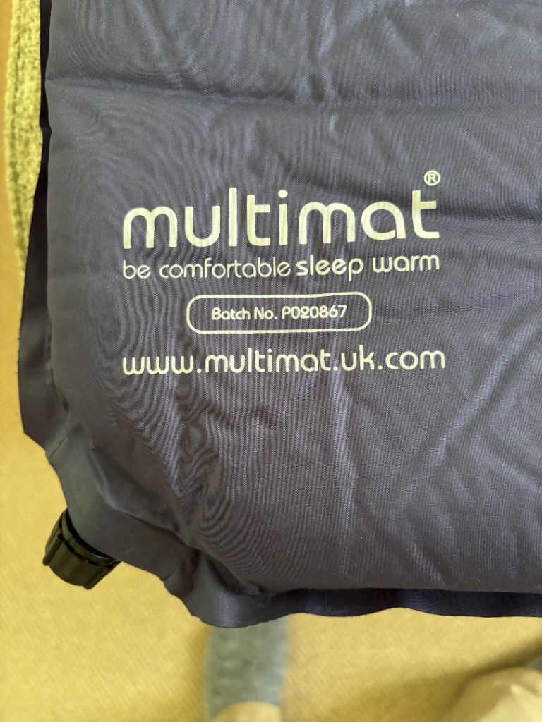 Self-inflating double mattress