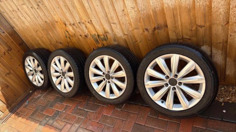 Genuine VW Passat B7 17” Alloy Wheels with Nearly New Tyres