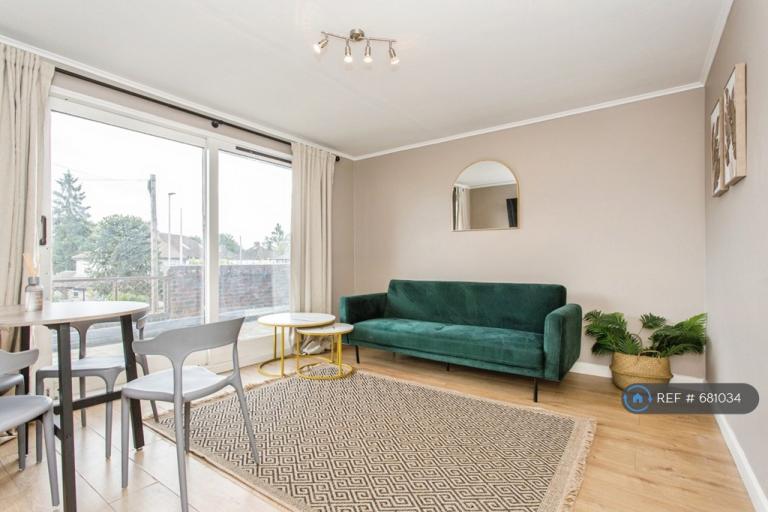 1 bedroom flat in Histon Road, Cambridge, CB4 (1 bed) (#681034)