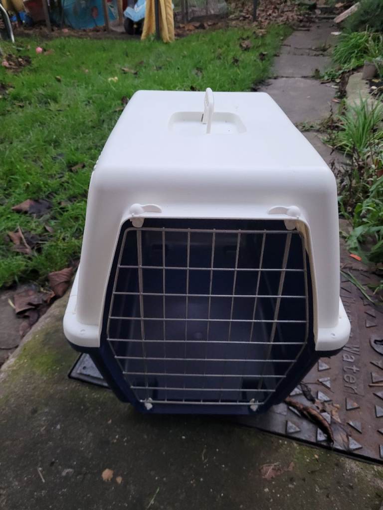 Large pet carrier