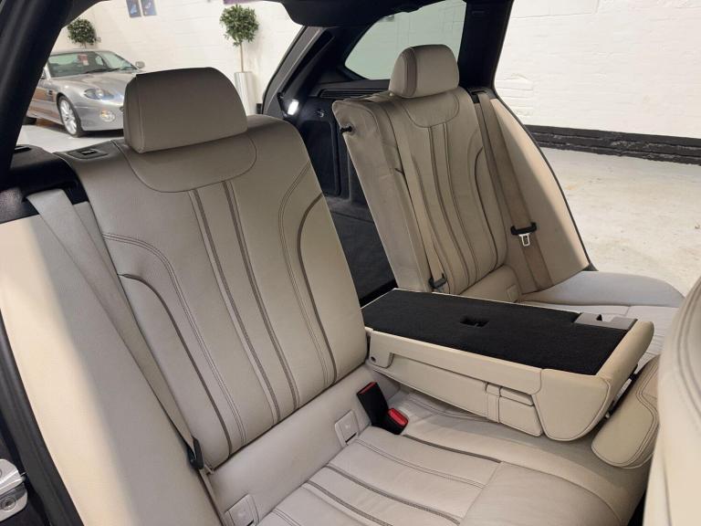  BMW 5 Series 3.0 530d M Sport Touring 5dr Diesel Auto xDrive Euro 6 (s/s) (265 ps) Diesel Automatic