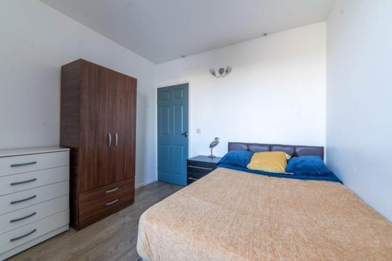 💜 Riverview Double Rooms | East India E14 0AA | Near East India DLR Station 🏡