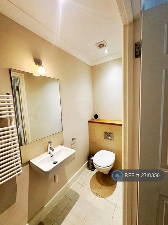 3 bedroom flat in Windsor Forest Court, Ascot, SL5 (3 bed) (#2710358)