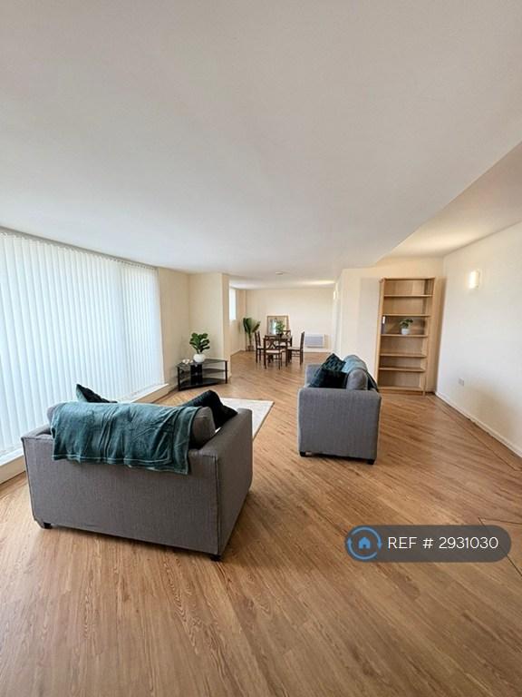 2 bedroom flat in Centenary Mill Court, Preston, PR1 (2 bed) (#2931030)