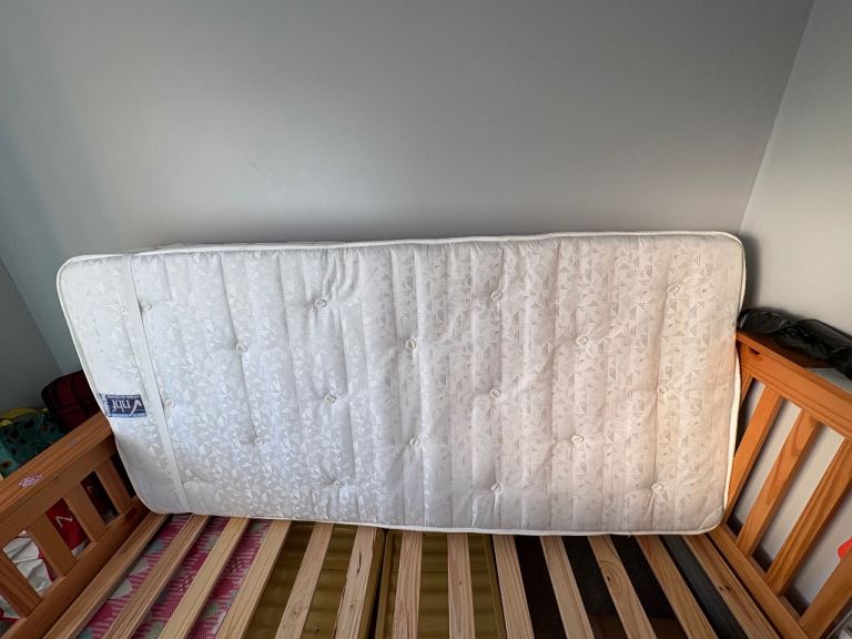 Single bed with mattress 