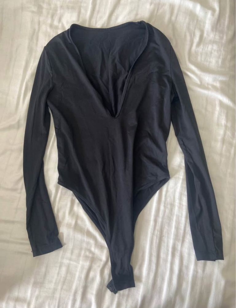 image for Assorted items of clothing 