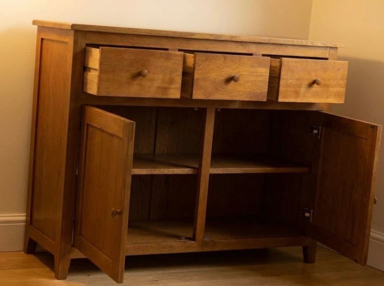 Solid Oak Sideboard / Buffet - Excellent Condition - ASAP Sale