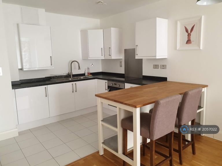 1 bedroom in Quayside House, London, E16 (#2057022)