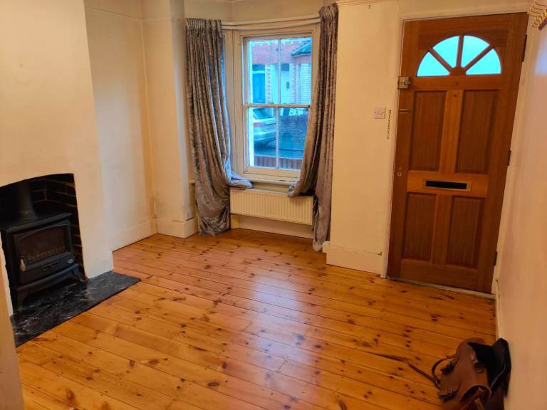 Stunning City Centre 2 bed, 2 Rec 2 Bath Terrace WITH planning.