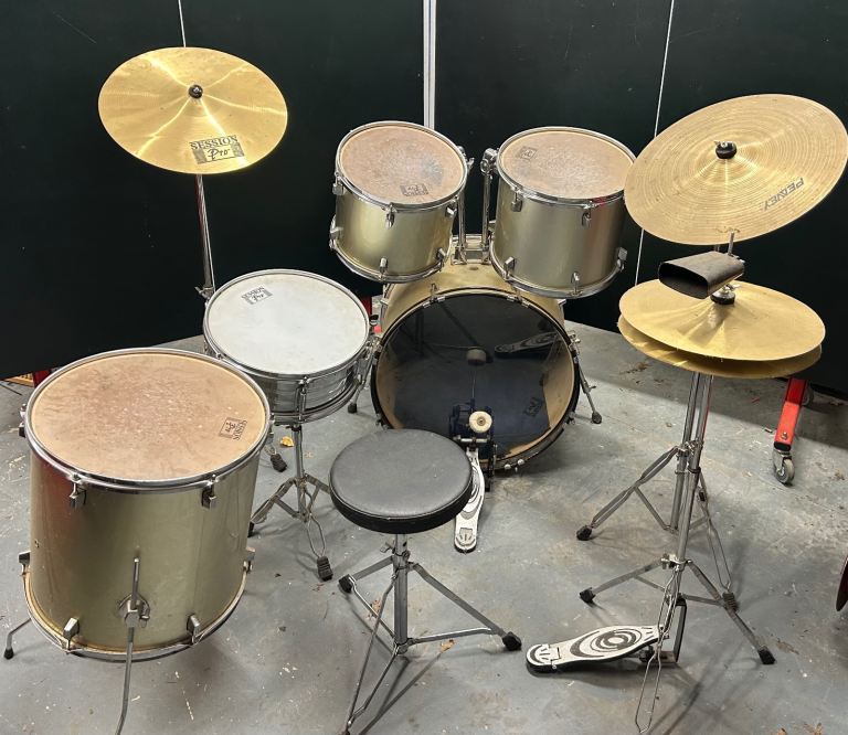 Full size drum kit
