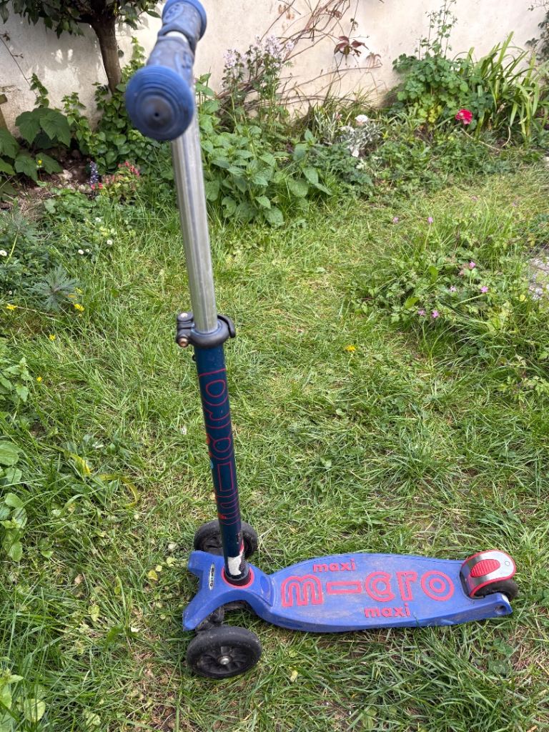 Micro scooter suitable for age 6-11