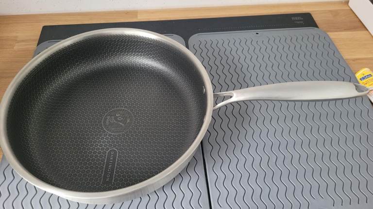 Dartington 28cm non stick tri -ply saute / frying pan