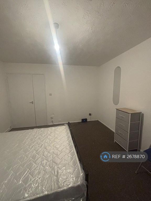 1 bedroom in Bowling Green Court, Wembley Park, HA9 (#2678870)