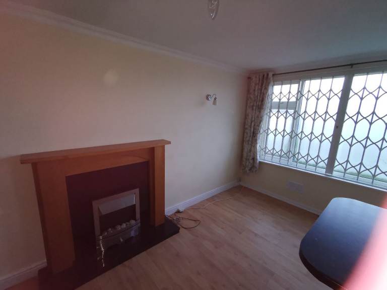 One-bedroomed furnished flat in Deepcar Sheffield recently refurbished £500 pcm