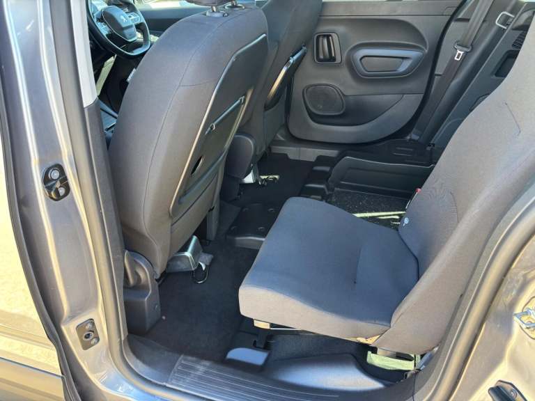 PEUGEOT RIFTER WHEELCHAIR ACCESSIBLE VEHICLE WAV WITH HOIST PASSENGER UP FRONT