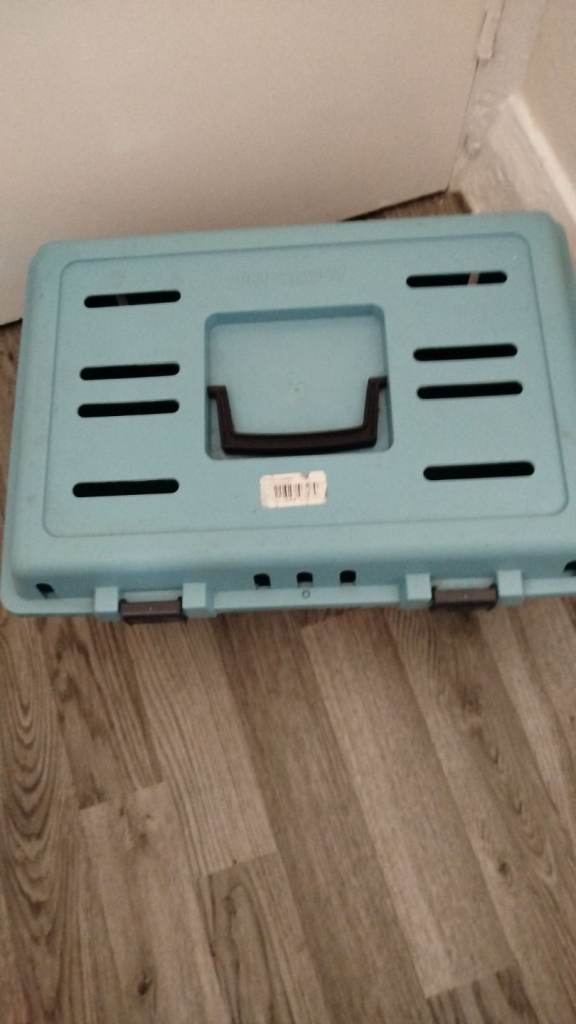 Pet caddy travel box 