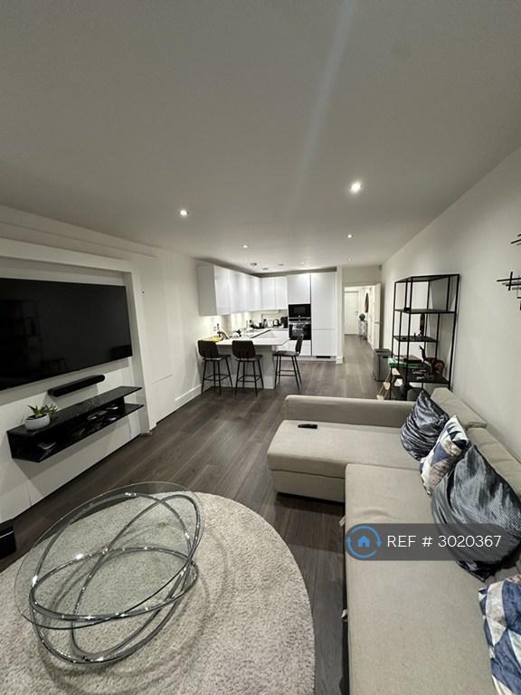 2 bedroom flat in Ballards Way, Croydon, CR0 (2 bed) (#3020367)