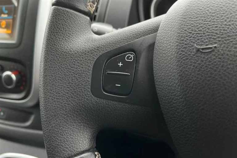 2020 Renault Trafic 2.0 dCi ENERGY 30 Sport Nav Minibus Double Cab 5dr Diesel Manual LWB Euro 6 M...