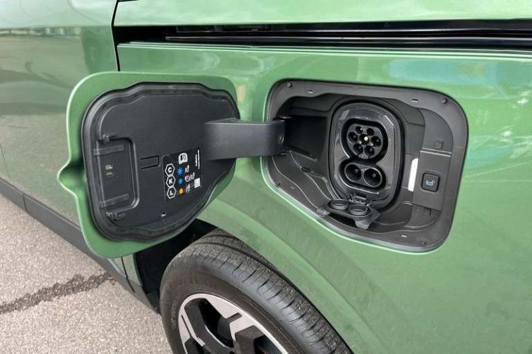 2025 Ford E-Transit Courier Limited AUTO 43kWh 136PS FWD 1 Speed Automatic Panel Van Electric Aut...