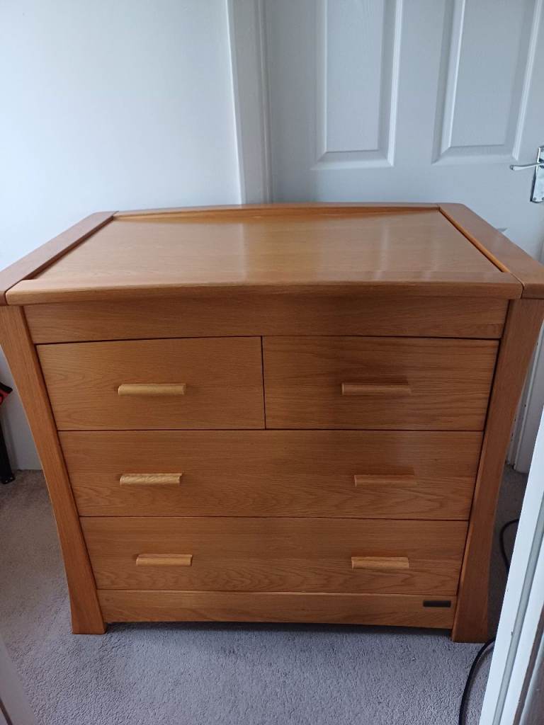 Chest of drawers / changing unit