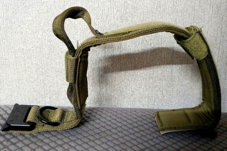 Army Green Tactical Dog collar brandnew medium