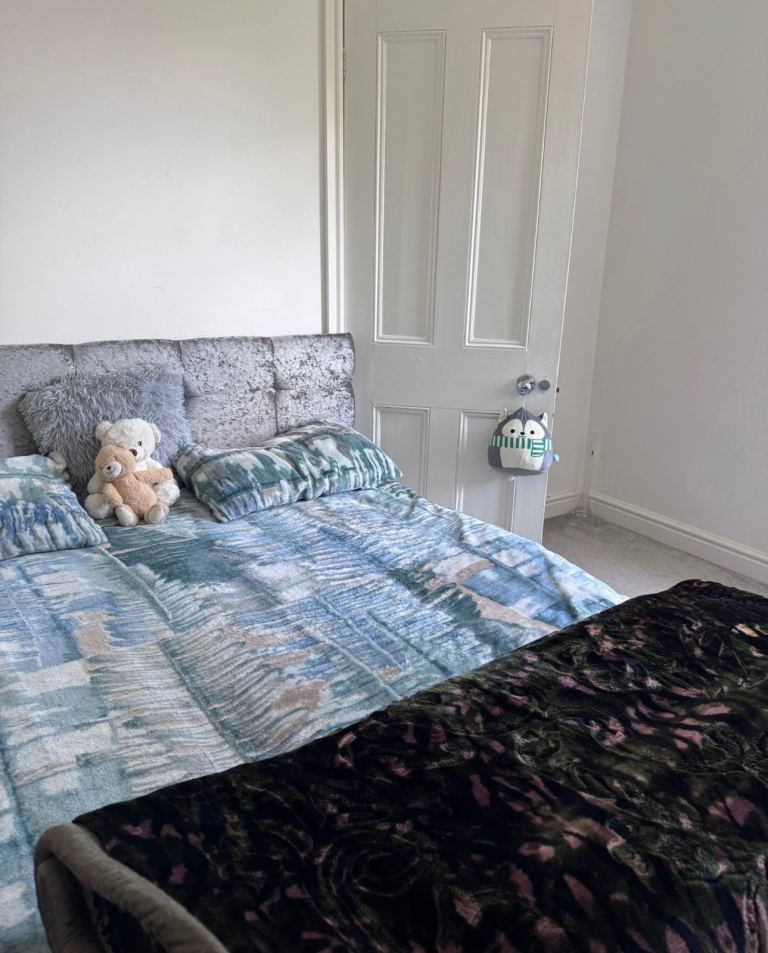 Double furnished room