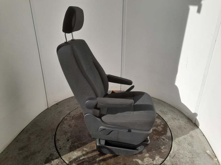 Volkswagen Transporter Front Seat 2015-2025 T32 Tdi Kombi Highline Bmt 000881012