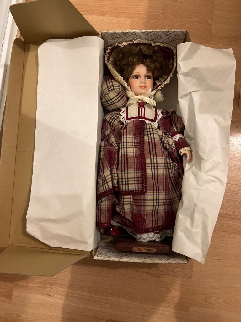 Alberon Porcelan doll.