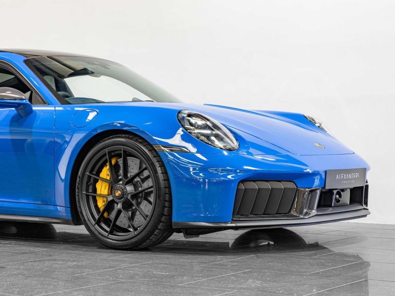 2024 Porsche 911 GTS t-Hybrid 2dr PDK COUPE PETROL/ELECTRIC Automatic