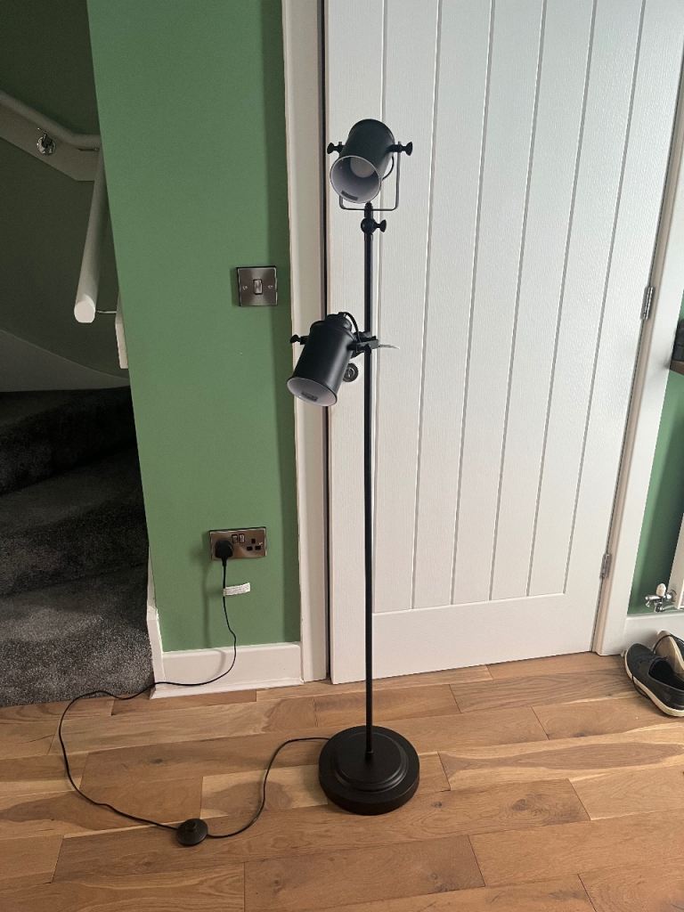 Black Floor Lamp with Two Adjustable Spotlights – Good Condition