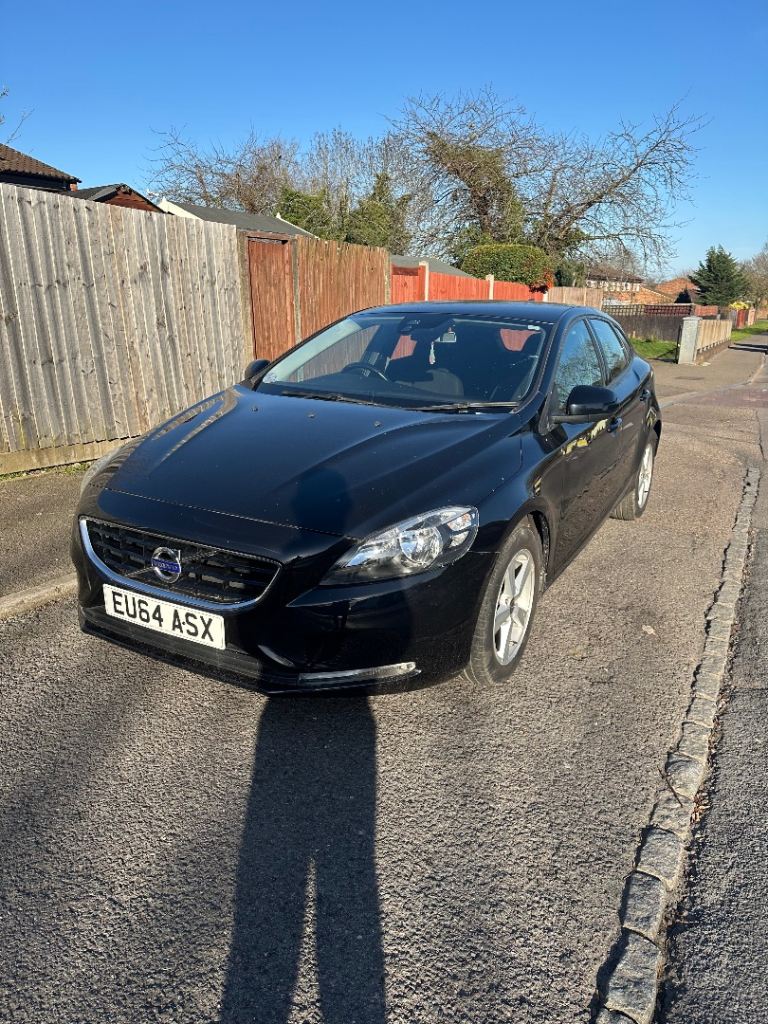 Volvo V40 1.6 T2 120 6 Speed 64 plate