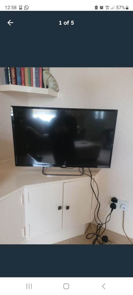JVC Flat Screen TV with Remote – Good Condition