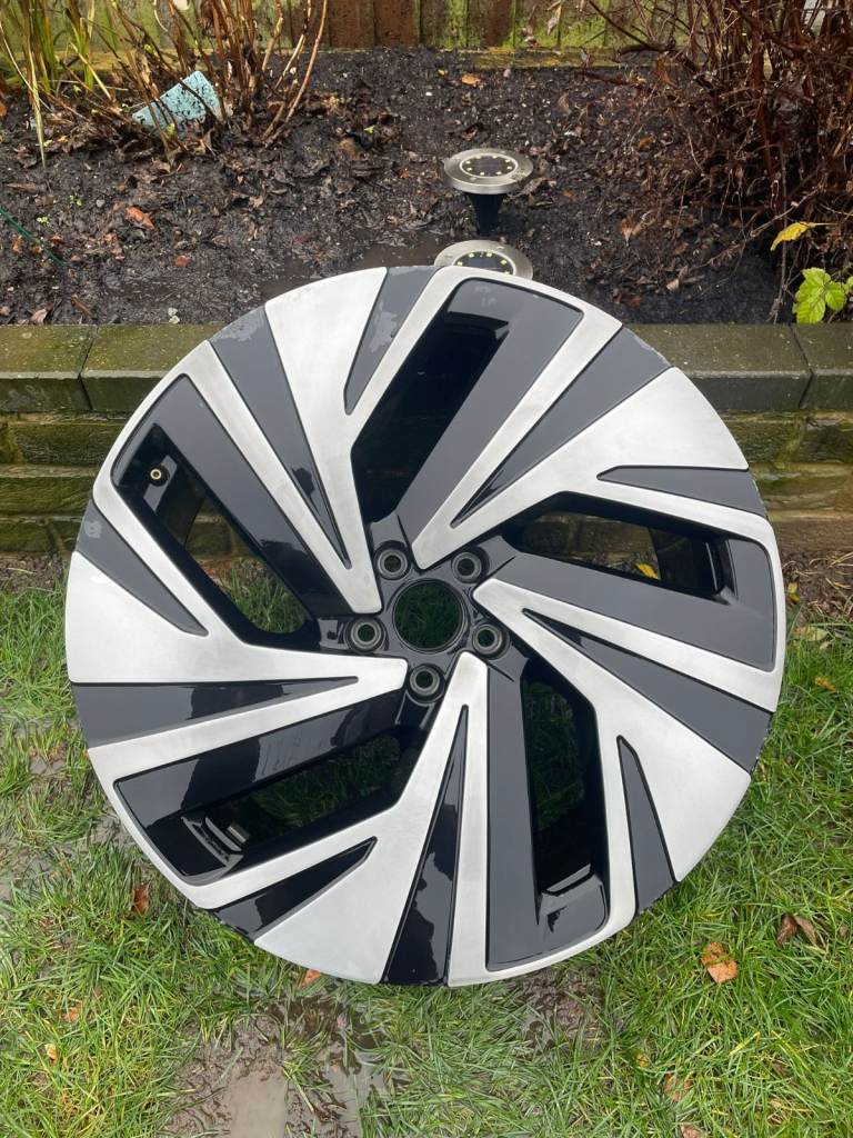 11A601025 vw id4 narvic alloy wheel 21