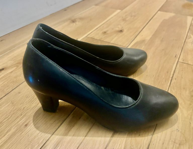 Hotter black heels