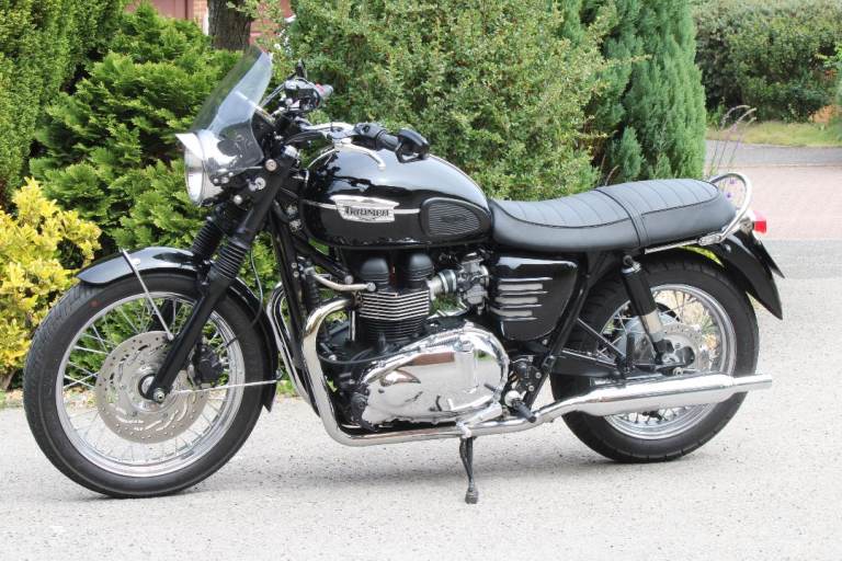Triumph, BONNEVILLE, 2011, 865 (cc)