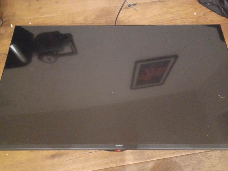 Sharp 40 inh TV 