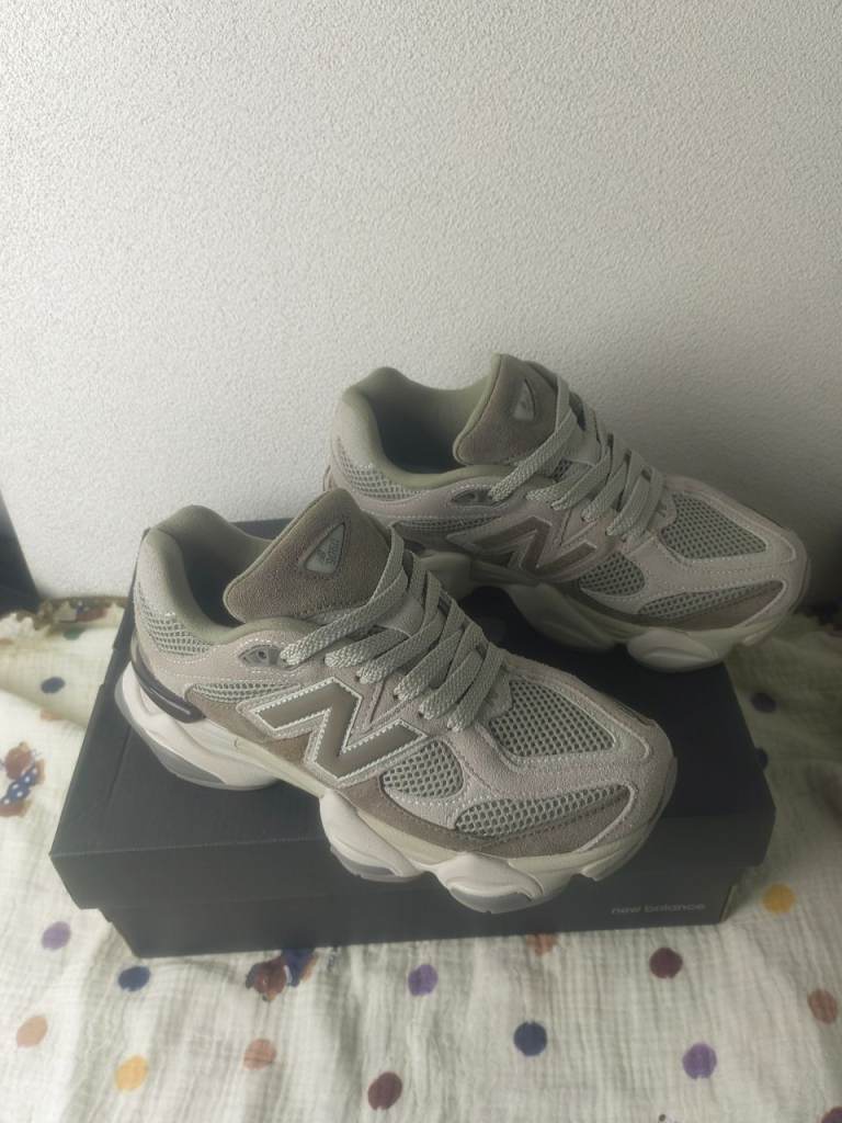 New Balance 9060 – Size UK 6.5