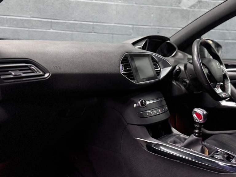 PEUGEOT 308 1.6 THP GTi by Peugeot Sport 2016