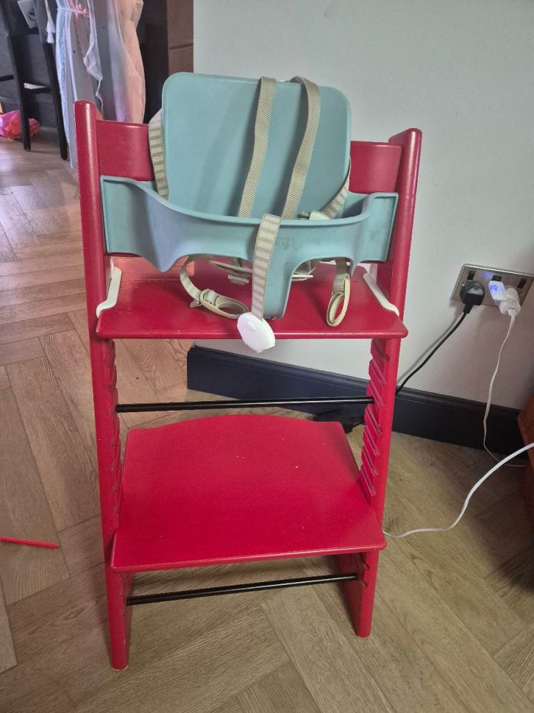 Red tripp trapp with baby set, and harness